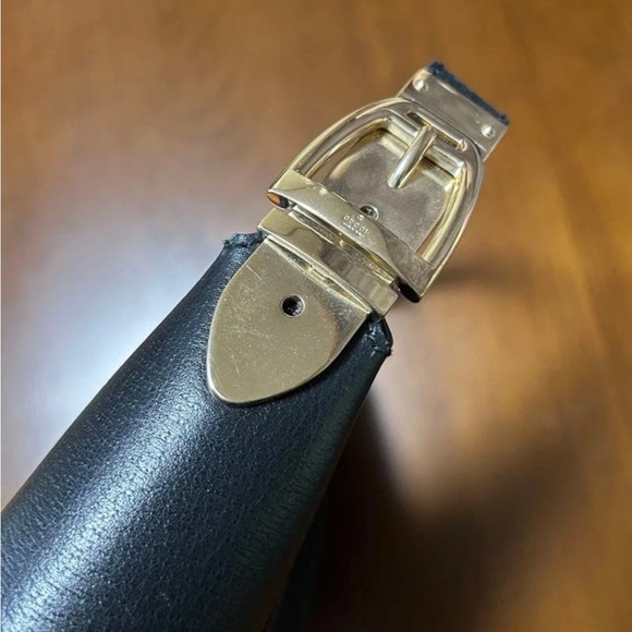 Gucci Black and Gold Shoulder Bag - Picture 7 of 9